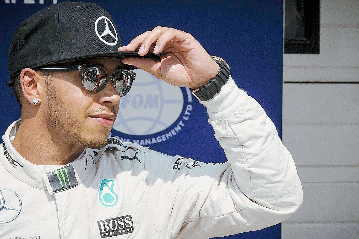 El británico volvió a dar un golpe de autoridad y va por el triunfo en Hungría. (Foto Prensa Libre: EFE)