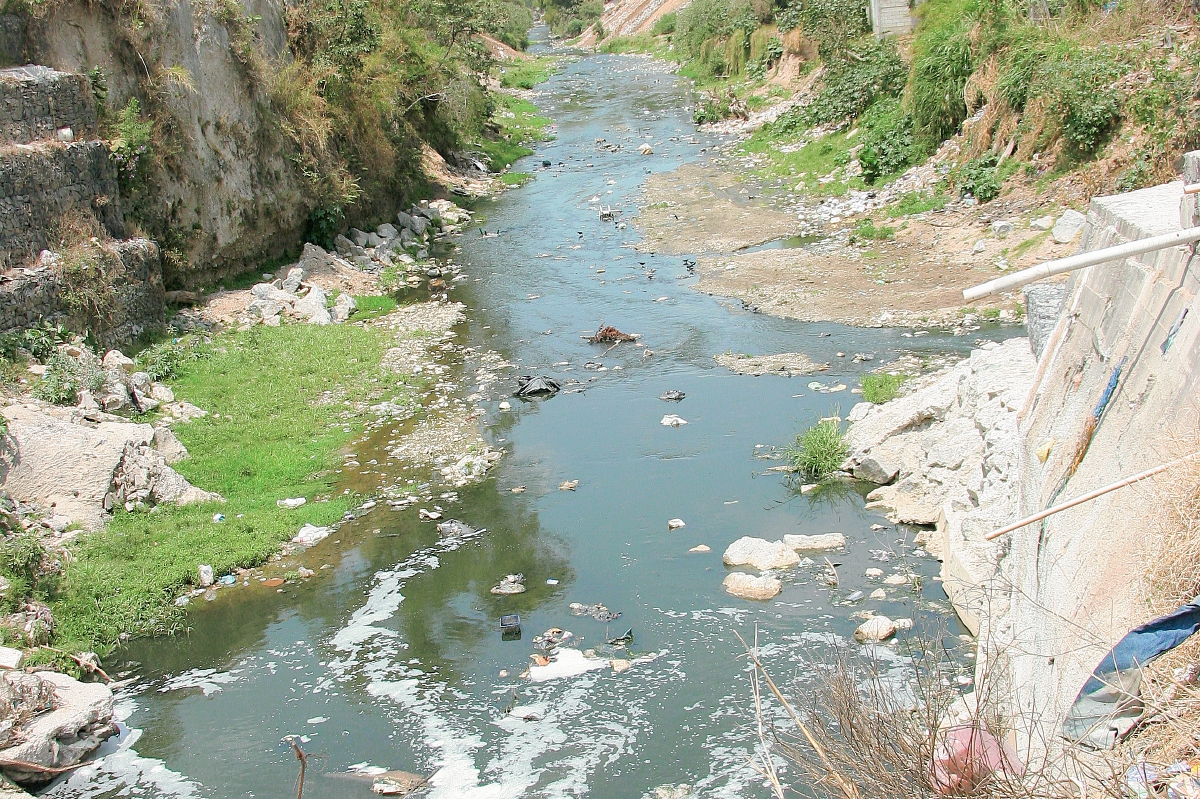 Contaminación en el río Las Vacas (Foto Prensa Libre: Hemeroteca PL)