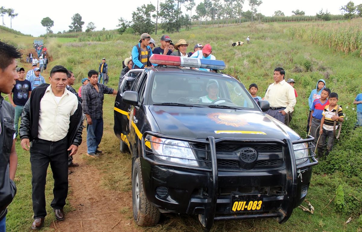 Autopatrulla entregada a las autoridades en Cunén, Quiché. (Foto Prensa Libre: Óscar González)