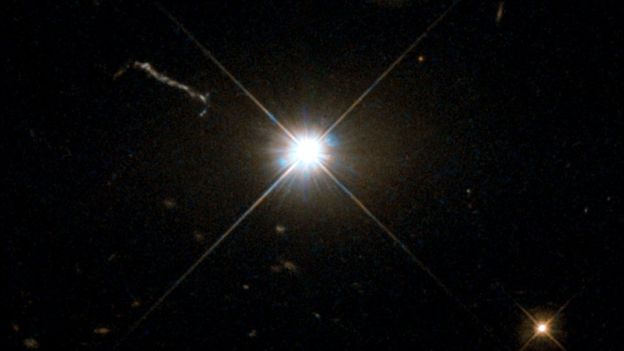 Agujero negro brillante observado en el telescopio Hubble. ESA/HUBBLE/NASA
