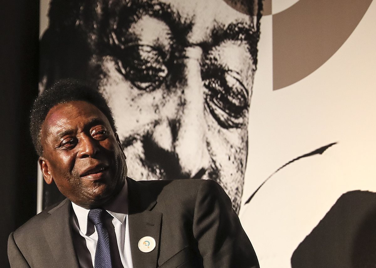 Pelé podría perderse el encendido del pebetero durante la inauguración de los Juegos. (Foto Prensa Libre: EFE).