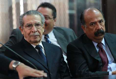 Defensa de Ríos Montt acciona contra fiscal.