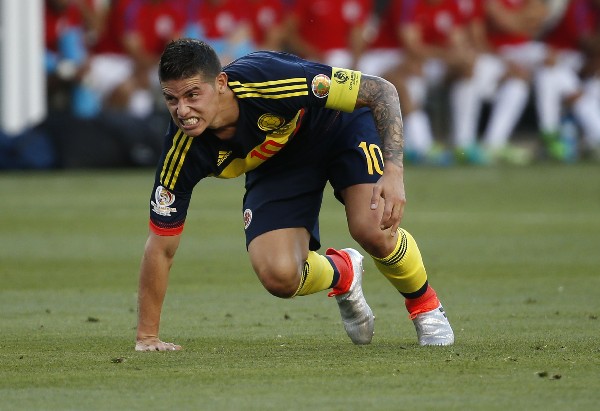 James Rodríguez se golpeó en el hombro izquierdo en el partido contra Estados Unidos. (Foto Prensa Libre: EFE).