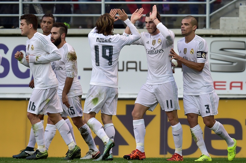 El Real Madrid superó sin brillo al Eibar. (Foto Prensa Libre: AP)