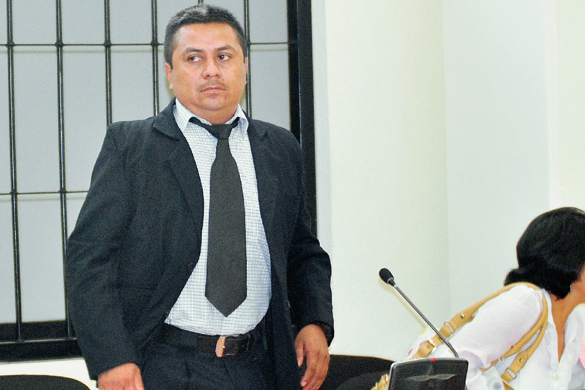 Guillermo Casildo Pérez,  subcomisario de la PNC, fue declarado inocente en el juicio que se llevó en su contra, en Quetzaltenango. (Foto Prensa Libre: Alejandra Martínez)