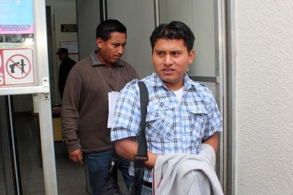 Douglas Joel Chub Itzep fue detenido en el interior del hospital. (Foto Prensa Libre: Eduardo Sam Chun)