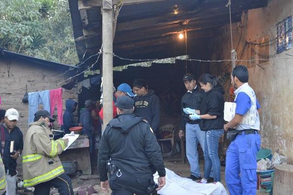 Tres personas  murieron baleadas en la aldea Cacalotepeque, Nueva Santa Rosa, el 13 de diciembre recién pasado. (Foto Prensa Libre: Archivo)