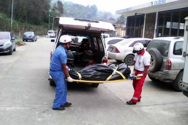 Roberto Oxom habría muerto de frío. (Foto Prensa Libre: Eduardo Sam).
