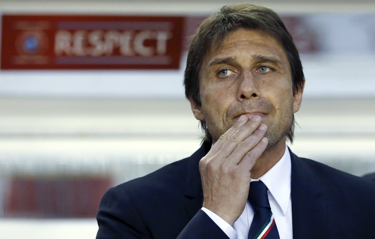 El técnico italiano Antonio Conte fue absuelto de las acusaciones de arreglo de partidos en la Serie B de Italia. (Foto Prensa Libre: Hemeroteca PL)