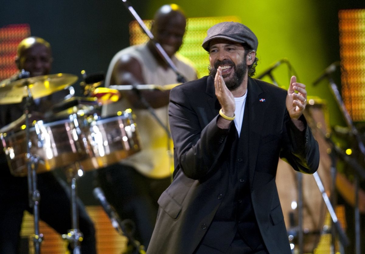 Juan Luis Guerra obtiene Disco de Oro en Centroamérica por las ventas de su álbum Todo tiene su hora