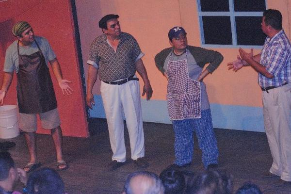 Actores de Lo que callamos los hombres. (Foto Prensa Libre: E. Girón)