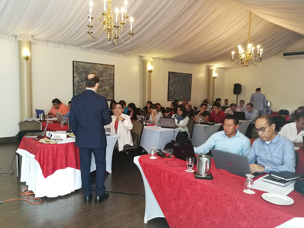 Programa de Apyemos a la Innovación trabaja actualmente con 320 pymes. (Foto Prensa Libre: Andrea Alday)