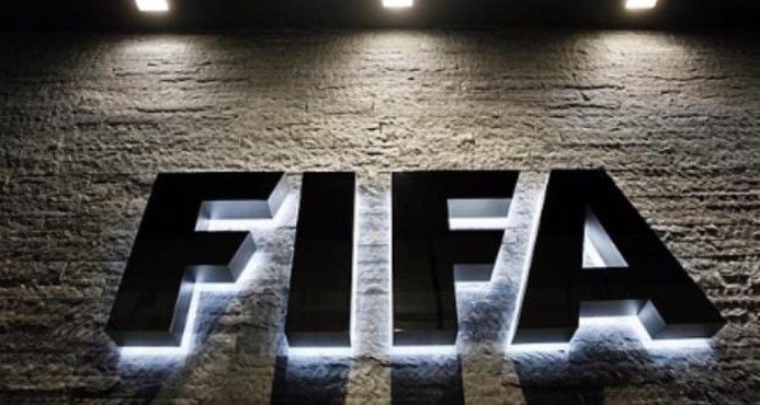 FIFA se enteró de la falta de pago a un futbolista y tomará fuertes medidas al respecto. (Foto Prensa Libre: AP)