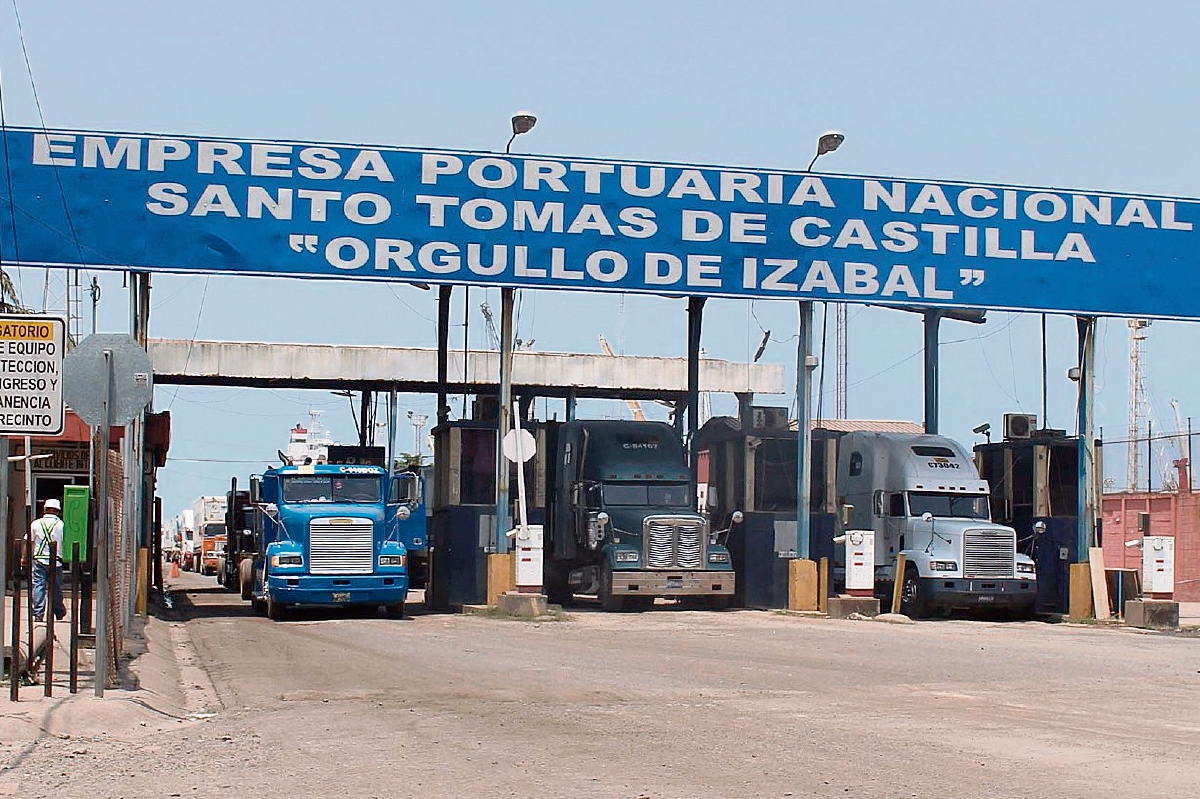 Gestores y autoridades alcanzaron un acuerdo para reabrir las aduanas en Puerto Quetzal y en Puerto Santo Tomás de Castilla.(Foto Prensa Libre: Hemeroteca PL)