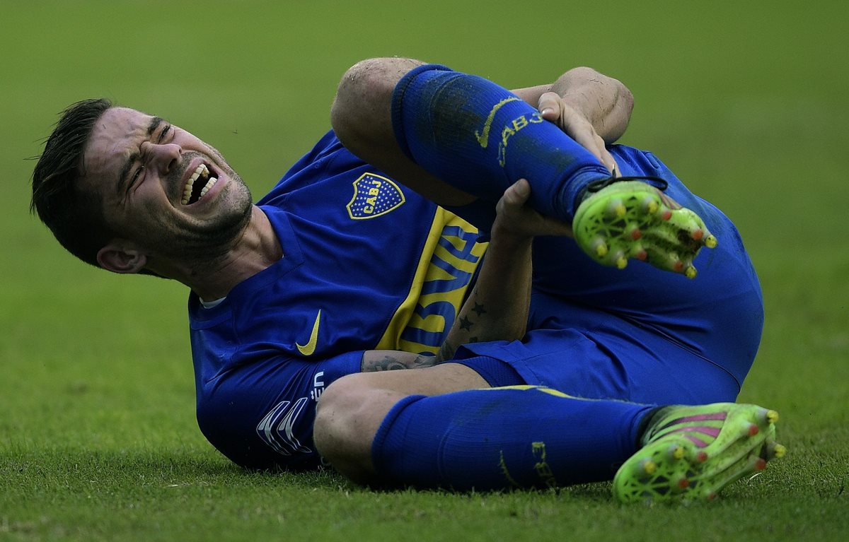 El volante Fernando Gago, de Boca Juniors y la selección albiceleste, volvió a sufrir la rotura del tendón de Aquiles. (Foto Prensa Libre: AFP)