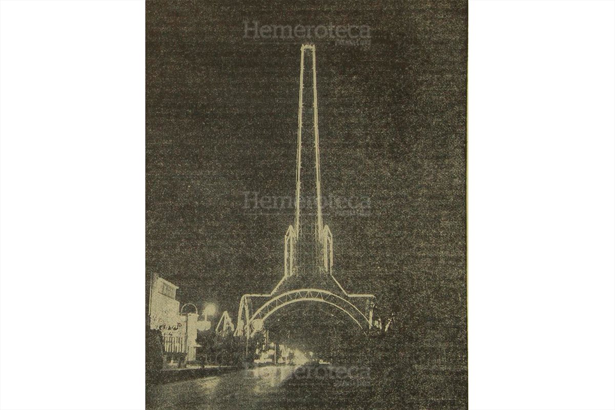 Cervecerí­a Centroamericana donó el alumbrado de la  torre del Reformador. 27/9/1958. (Foto: Hemeroteca PL)