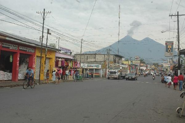 Vecinos de comunidades de Escuintla aseguran que la actividad eruptiva del Volcán de Fuego se ha incrementado esta semana.