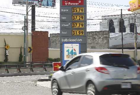 El precio del galón de la  gasolina superior  aumenta en promedio Q1.44.