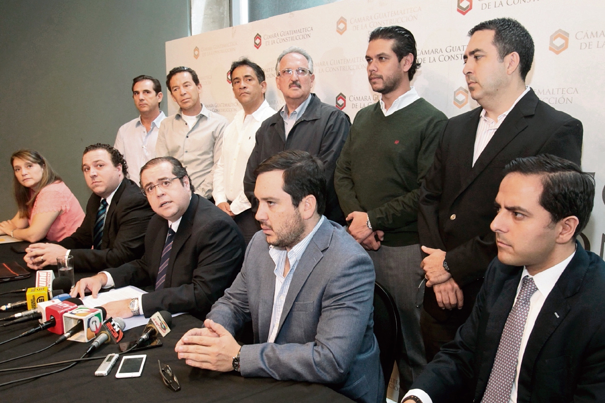 Directivos de    la CGC demandan que se agilice autorización  de licencias.