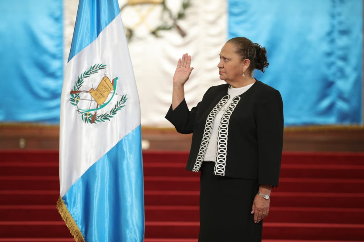 María Consuelo Porras durante juramentación como fiscal general del MP. (Foto Prensa Libre: Carlos Hernández Ovalle)