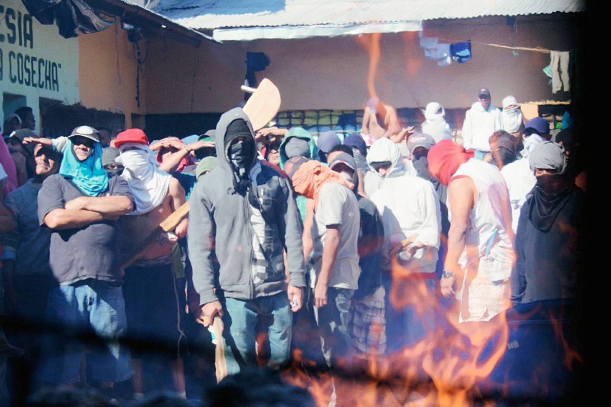 Aparte del cobro de talacha, los internos en la cárcel preventiva para hombres de Jutiapa se amotinan con frecuencia. (Foto Prensa Libre: Óscar González)