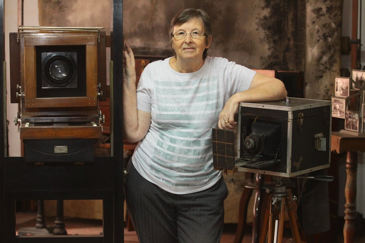 Anne Girard mantiene una colección de cámaras de 1900 a 1980. (Foto Prensa Libre: Álvaro Interiano)
