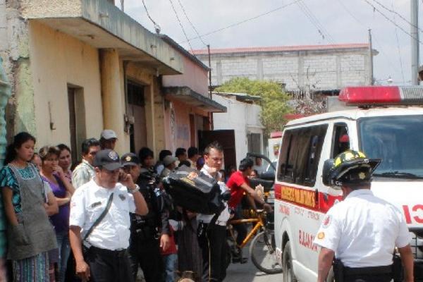 Cadáver  en calle de Chimaltenango.