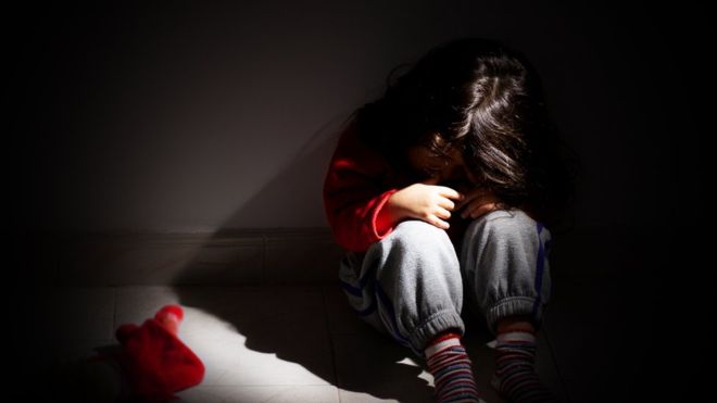 Se calcula que 1 de cada 4 niños experimentan alguna forma de abuso en su vida. THINSTOCK