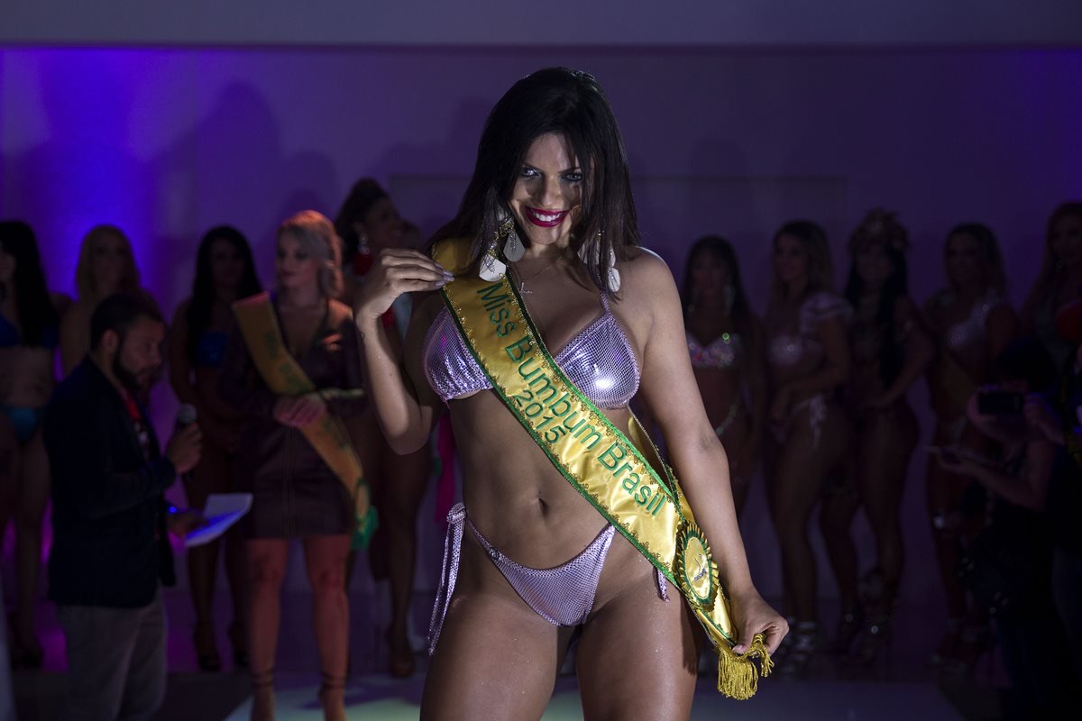 La ganadora del concurso de belleza Miss Bumbum Suzy Cortez representó al Distrito Federal de Brasil. (Foto Prensa Libre: EFE)
