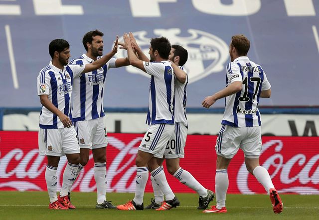 La Real Sociedad celebró este domingo un triunfo importante contra el Levante. (Foto Prensa Libre: EFE)