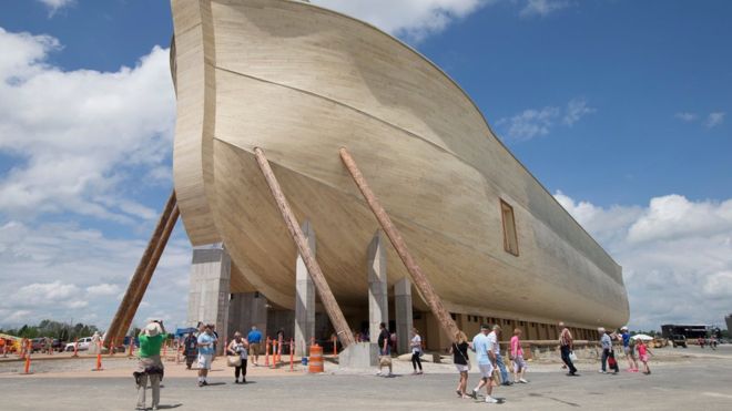 El arca construida en Kentucky es una réplica en dimensiones de la embarcación que ordenó construir Dios a Noé, según el relato bíblico. (AP)