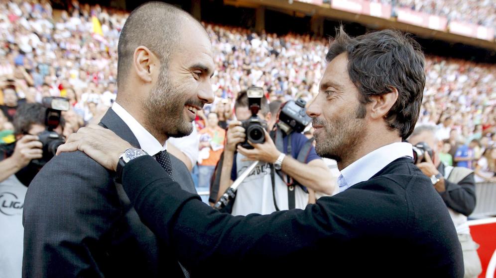 Quique Sánchez Flores reconoce el talento de Pep Guardiola al banquillo. (Foto Prensa Libre:EFE)