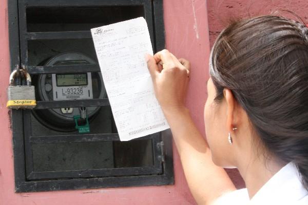 La facturación del consumo de energía es mensual, pero la tarifa se ajusta cada trimestre. (Foto Prensa Libre: Hemeroteca PL)