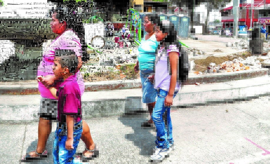 El proyecto se ejecuta frente al parque central de Mixco. (Foto Hemeroteca PL)