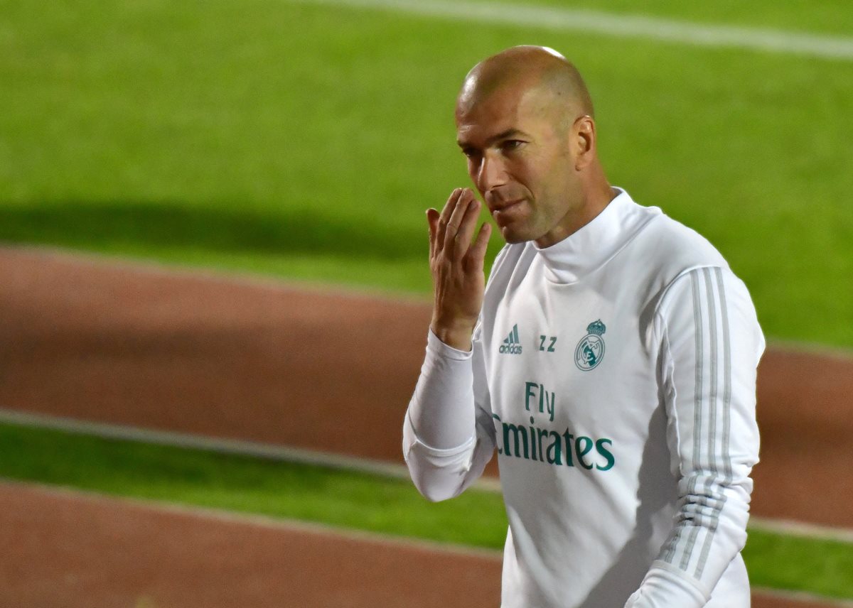 Zinedine Zidane quiere conquistar su segundo título desde el banquillo del Real Madrid. (Foto Prensa Libre: AFP)