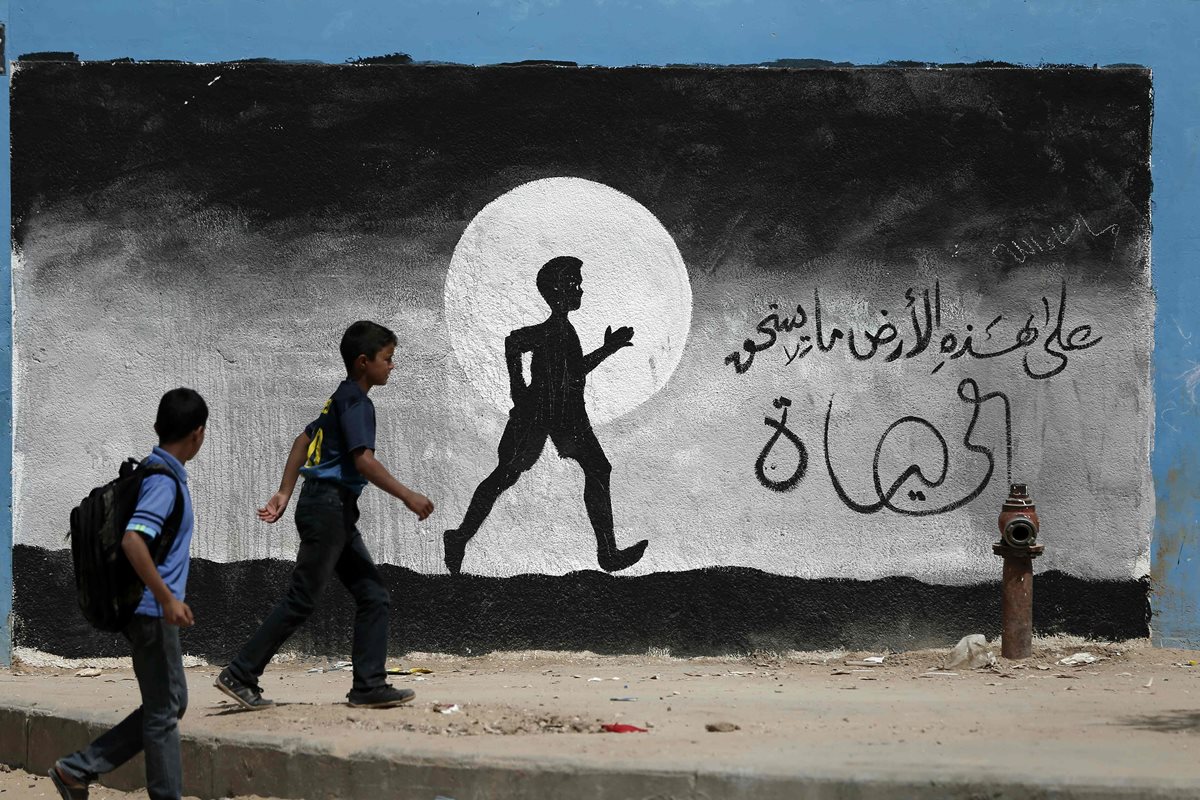 El EI reivindica la ideología yihadista para atraer a jóvenes sin esperanza en Gaza, donde el índice de desempleo roza el 45%. (Foto Prensa Libre: AFP).