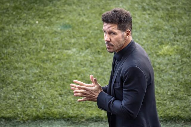 El entrenador argentino del Atlético de Madrid Diego Simeone, negó tener algún acercamiento con la AFA. (Foto Prensa Libre: EFE)