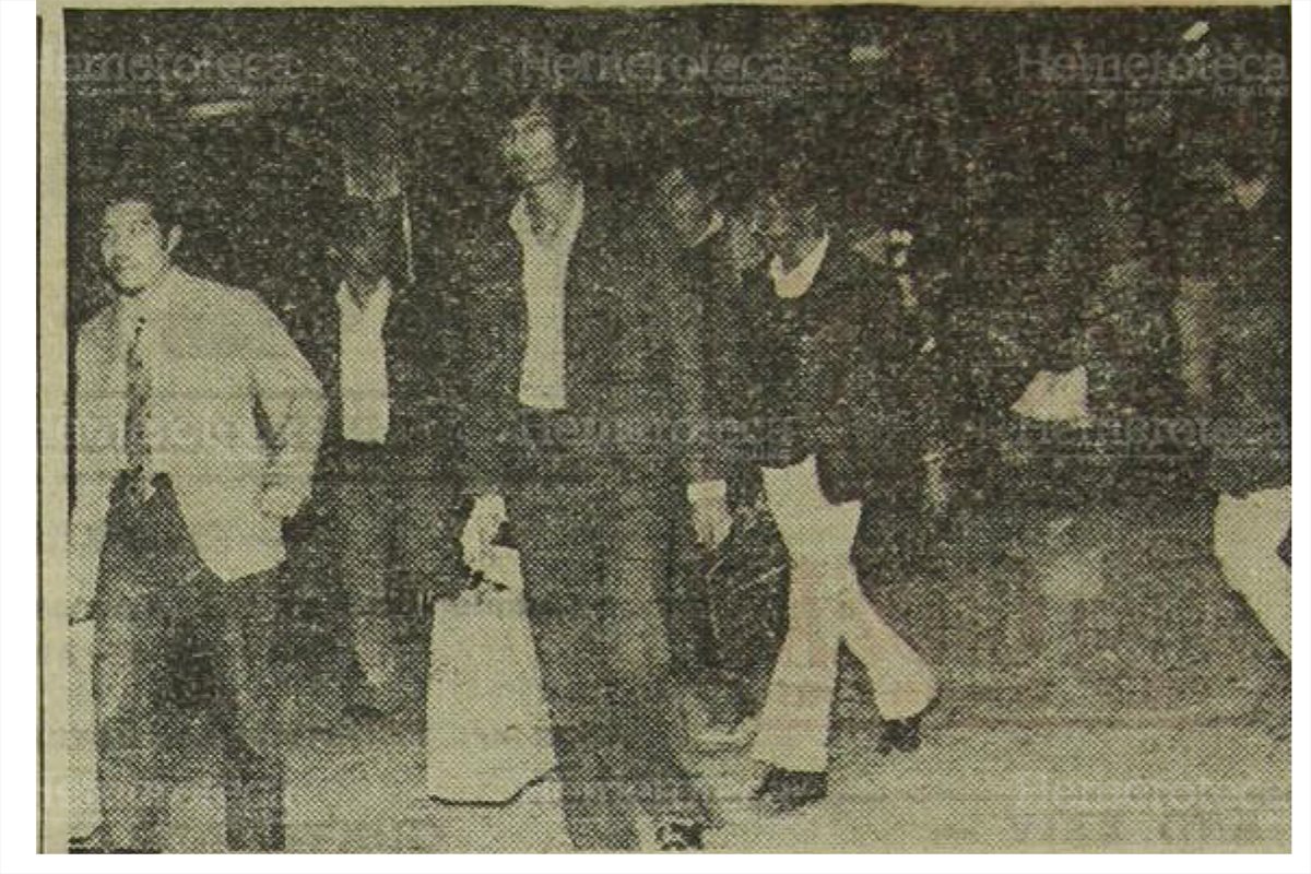 24/03/1975 Deportados guatemaltecos procedentes de EE. UU. son llevados a Migración. (Foto: Hemeroteca PL)