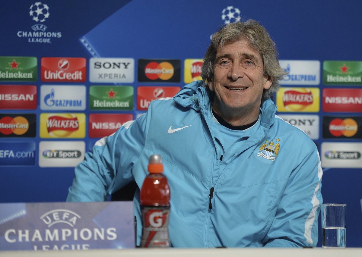 El técnico chileno Manuel Pellegrini, del Manchester City, durante la conferencia de prensa de este día en Inglaterra. (Foto Prensa Libre: EFE)