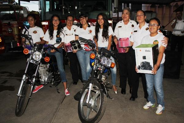 Los bomberos voluntarios de Jutiapa buscan recaudar fondos. (Foto Prensa Libre: Óscar González).