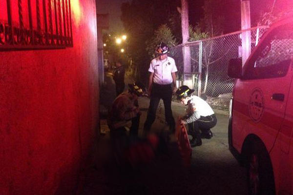Ataque armado en la zona 18. (Foto Prensa Libre: CBV)