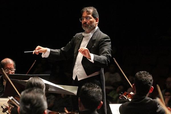 Igor Sarmientos  ha dirigido múltiples orquestas de renombre.