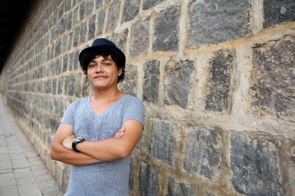 Brian Maldonado, originario de la cabecera de Retalhuleu, espera que el beatbox tenga aceptación, pues es una manera de hacer arte. (Foto Prensa Libre: Rolando Miranda).