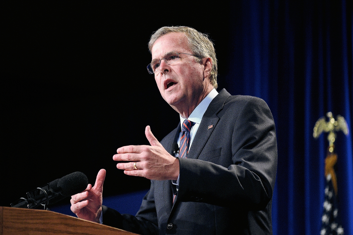El exgobernador  de Florida,Jeb Bush participa en un foro económico. (Foto Prensa Libre:AP).