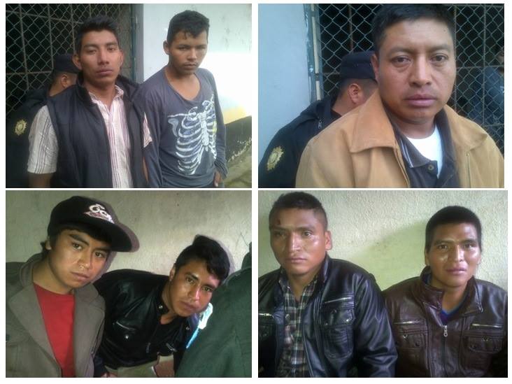 Los siete detenidos son trasladados a una subestación de la PNC en San Antonio Sacatepéquez, San Marcos. (Foto Prensa Libre: PNC)