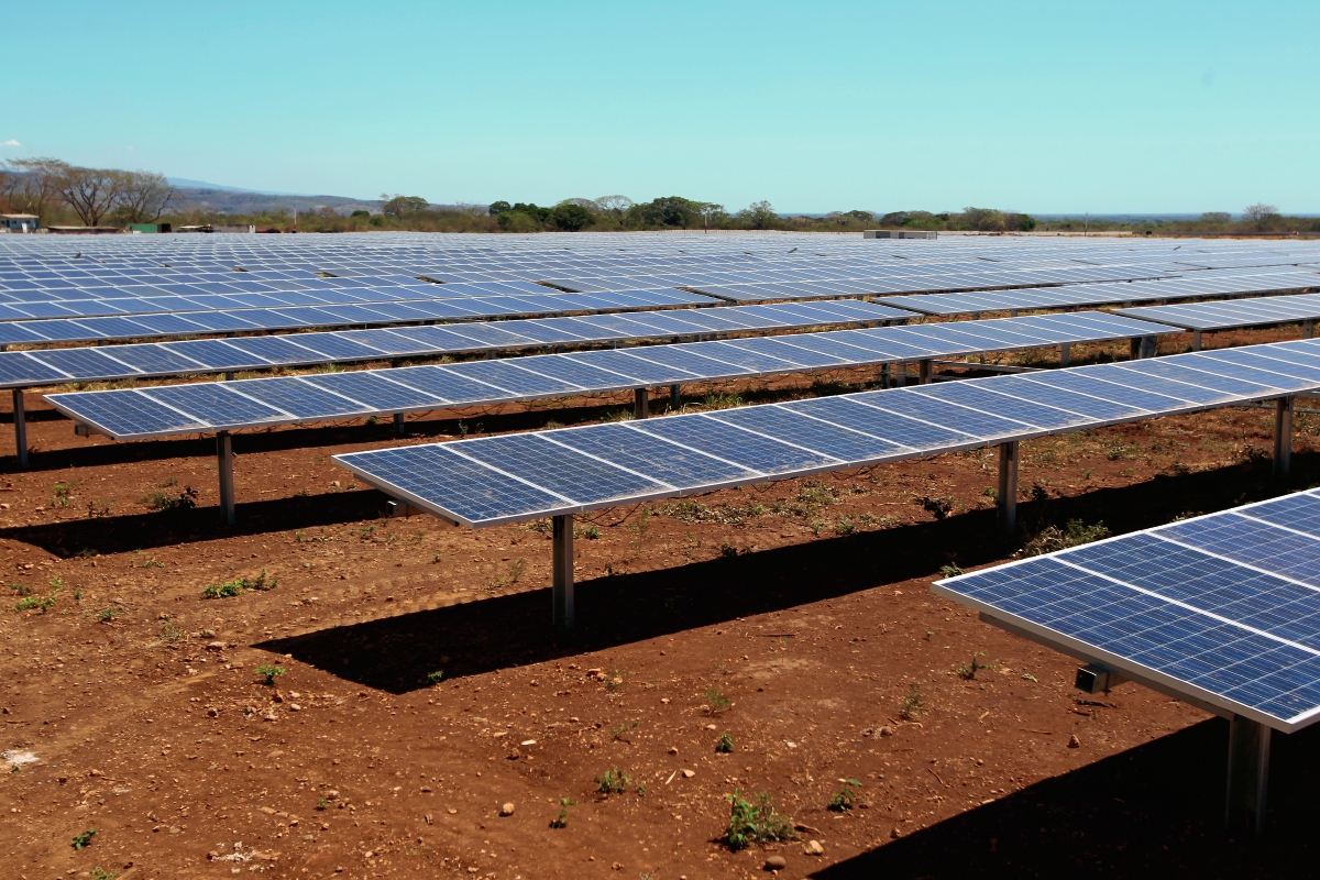 La planta generadora de energía solar fotovoltaica Horus Energy, ubicada en Chiquimulilla, Santa Rosa. (Foto Prensa Libre: Álvaro Interiano).