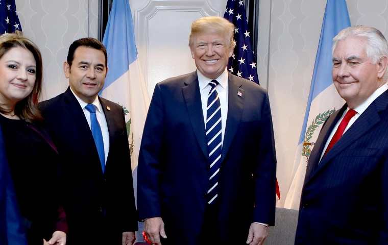 Sandra Jovel, canciller de Guatemala; Jimmy Morales, presidente de Guatemala; Donald Trump, presidente de los EE. UU. y Rex Tillerson, secretario de Estado (Foto Prensa Libre: Gobierno de Guatemala)