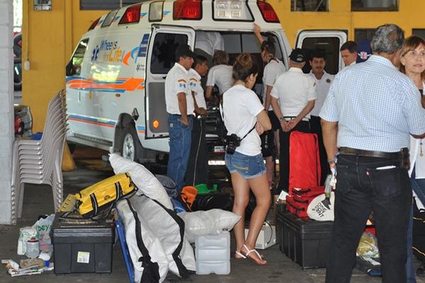 Bomberos voluntarios de Retalhuleu recibieron, en donación, una ambulancia equipada. (Jorge Tizol)<br _mce_bogus="1"/>