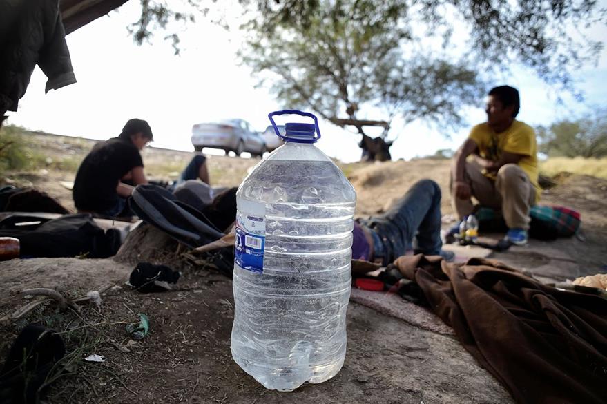Migrantes sufren vejámenes durante su travesía hacia Estados Unidos. (Foto Prensa Libre: Hemeroteca PL)