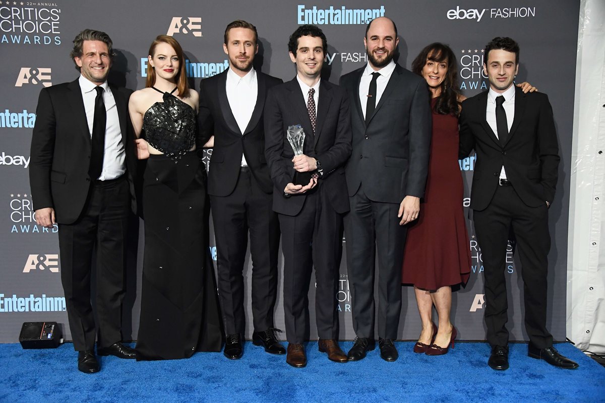 La La Land triunfó al llevarse el mayor premio, el de mejor película del año. (Foto Prensa Libre: AFP)
